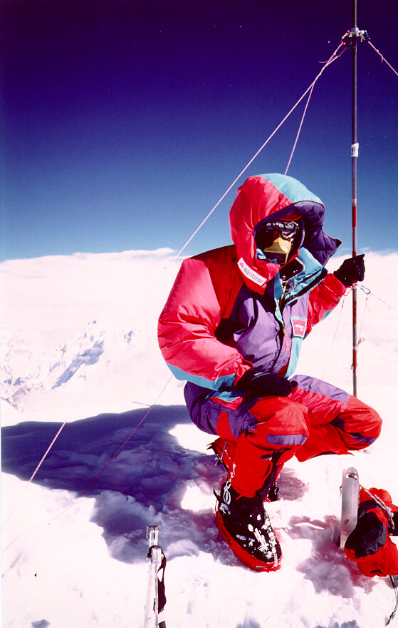 Piotr Pustelnik na 
wierzcholku K2 (8611 m)